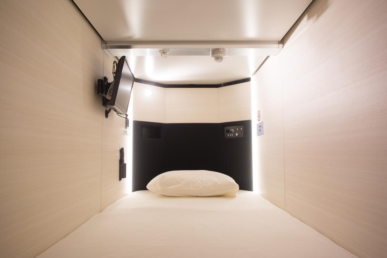New Japan Lady'S Capsule Hotel Osaka Dış mekan fotoğraf
